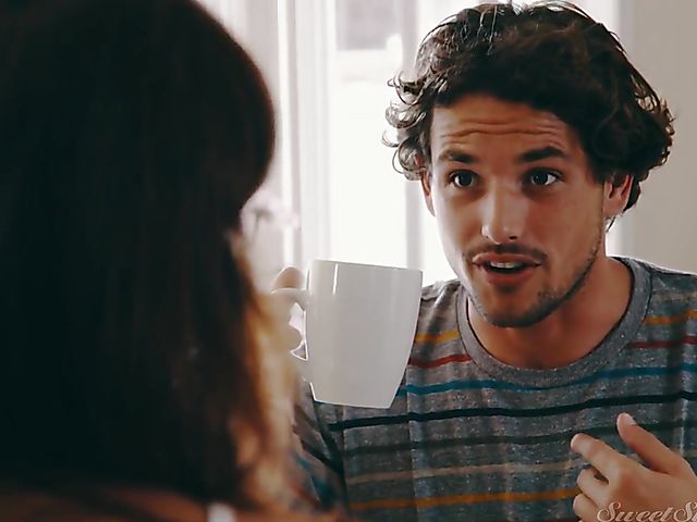 Bosomy mature mom Syren De Mer fucks a boy