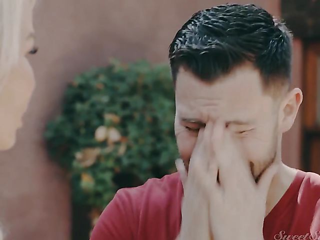 Bosomy mature mom Syren De Mer fucks a boy