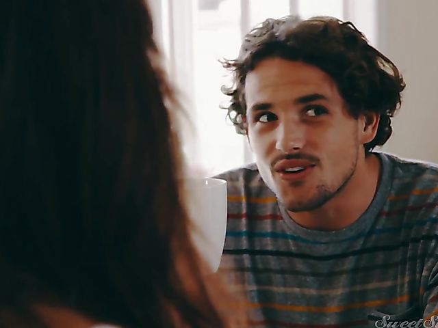 Bosomy mature mom Syren De Mer fucks a boy