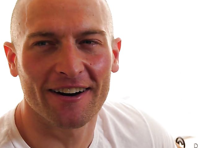 Big natural tits teen Amilia Onyx gets slammed