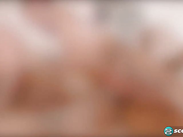 Anal teen April Aniston gets penetrated in bed