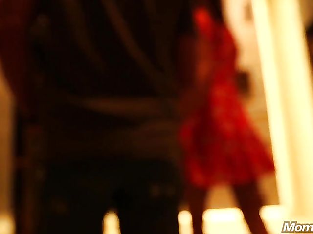 Sofie Marie - Mom threesome in the hotel room