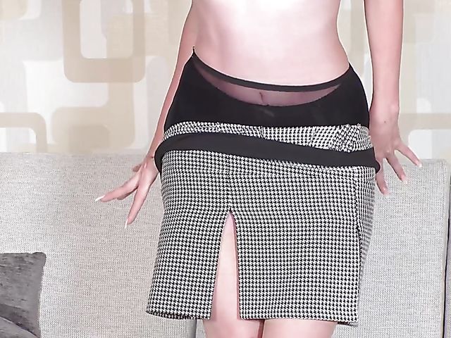 Elegant MILF in vintage panties Vicki Peach plays with herself 