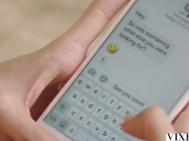 Sexy brunette Kissa Sins gets dicked down after sybian