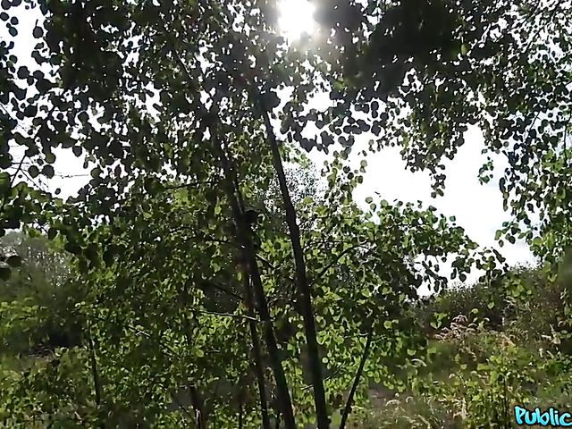 Akasha Coliun gets cash for sex in the outdoors