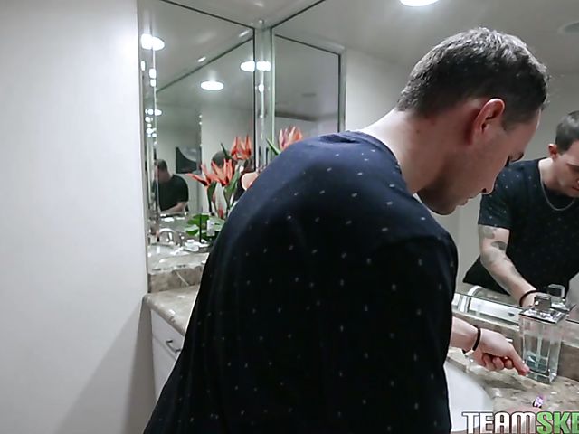 Tatted up big tits girl Nora Ivy offers her cunt to a guy