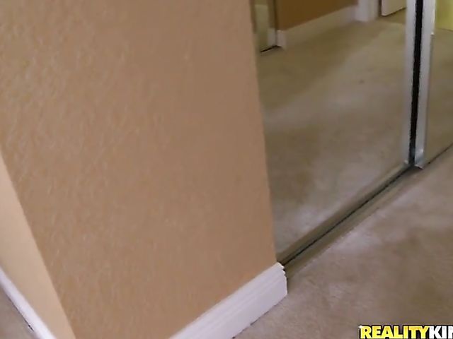 MILF Hunter sticks his cock in lovely Rachel