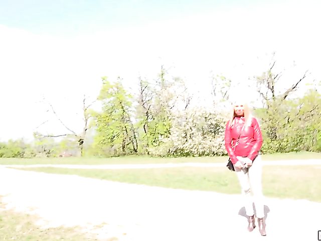 Park sex with easy Russian girl Diana Dali