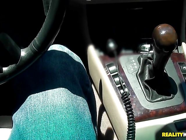 Street sex with curvy hottie Jessica