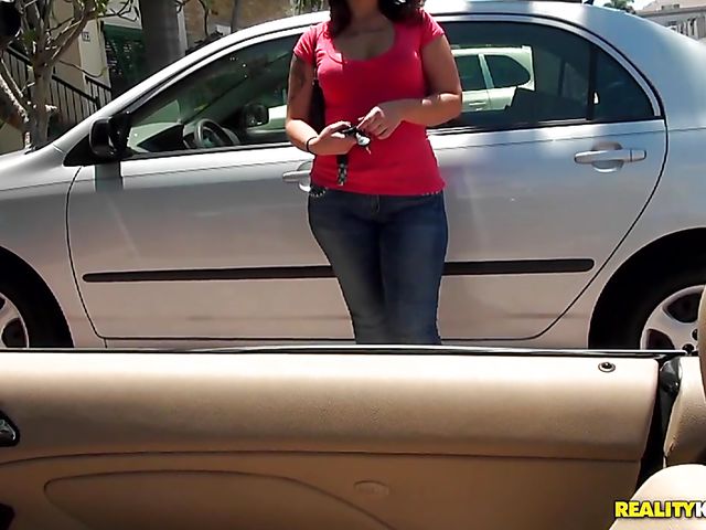 Street sex with curvy hottie Jessica