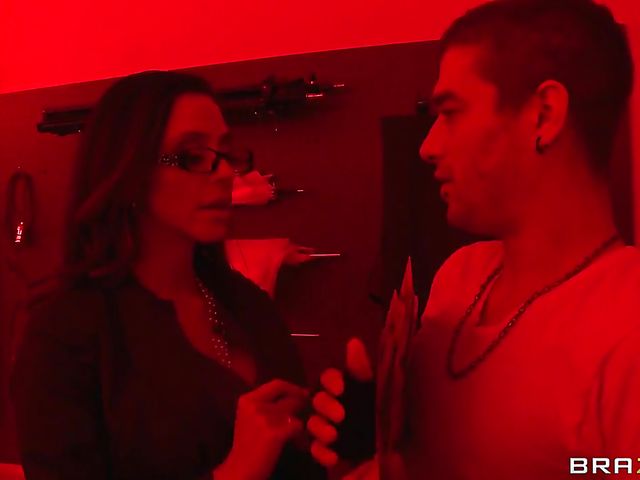 Darkroom fuck with huge tit MILF Ariella Ferrera