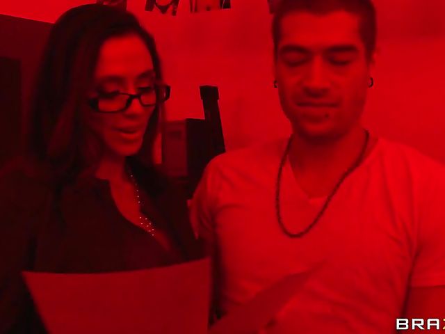 Darkroom fuck with huge tit MILF Ariella Ferrera