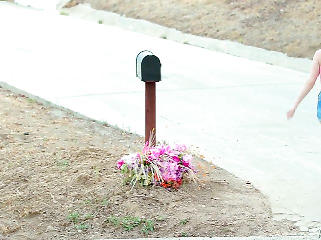 Lesbian stepmom Kendra James gets eaten out by Jill Kassidy