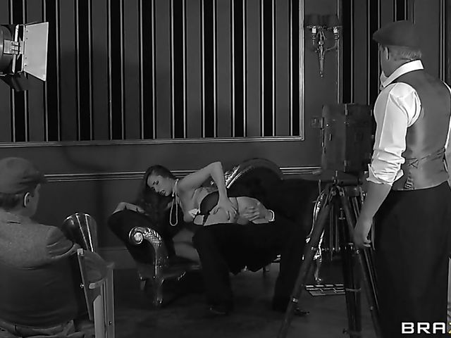 Big cock and big cumshot for Paige Turnah