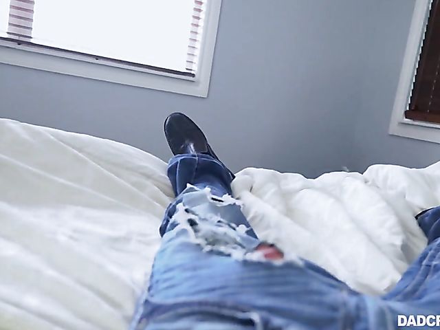 Sofie Reyez - Stepdaughter POV with her lucky stepdad