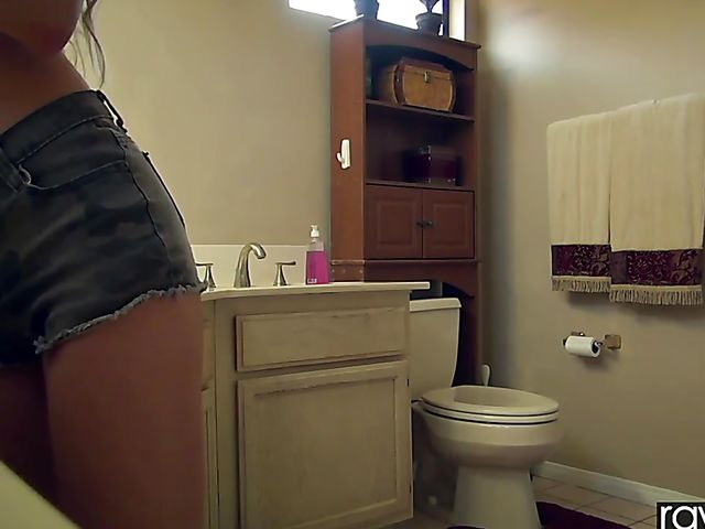 Busty blonde Alyx Lynx is addicted to cock