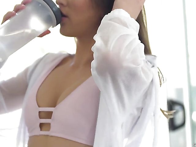 Morning workout and gym fuck with Paige Owens