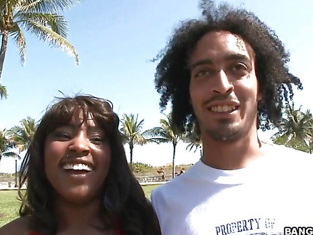 Teen ebony Lailonni Ballixxx gets down and dirty