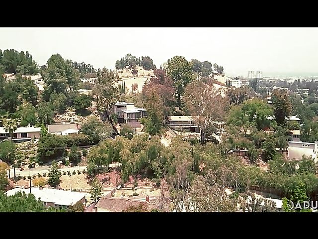 Lesbian twins go wild with skanky Kristen Scott