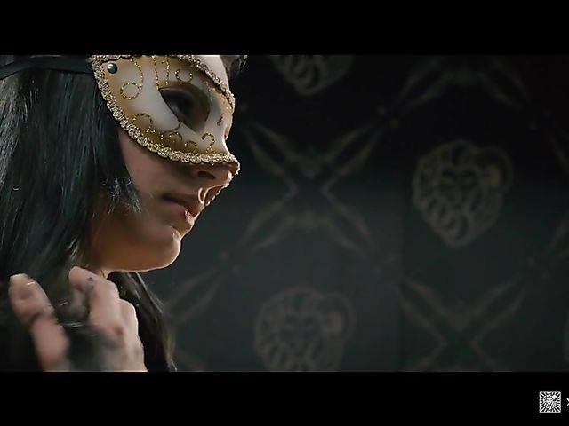 Lee Anne - Masked blowjob and passionate pussy hammering