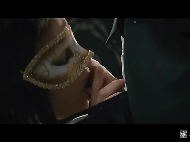 Lee Anne - Masked blowjob and passionate pussy hammering