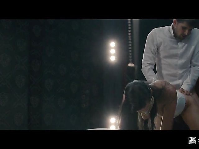 Lee Anne - Masked blowjob and passionate pussy hammering