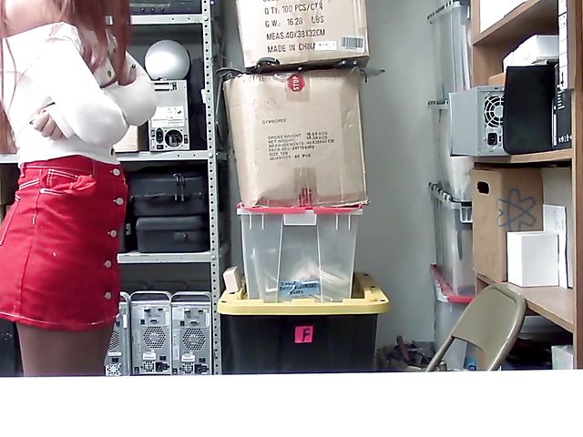 Security guy bangs young redhead Scarlett Mae