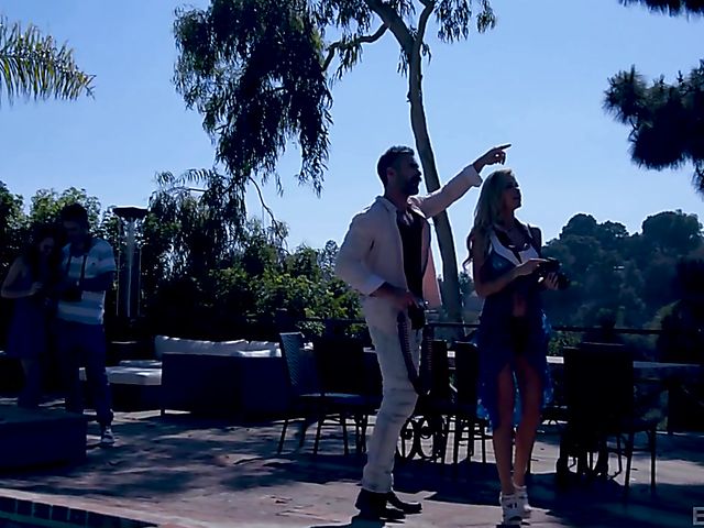 Hot sex outdoors with lovely photographer Jade Nile