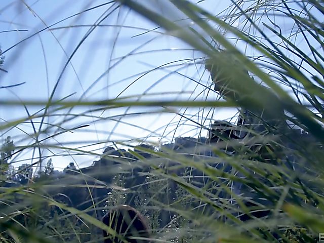 Hot sex outdoors with lovely photographer Jade Nile