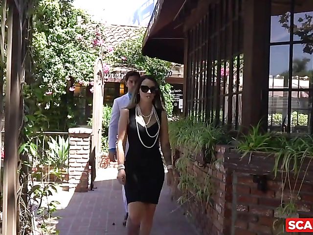 Hot Emma Hix and Carmen Caliente with one lucky guy