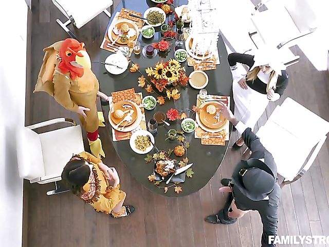 Thanksgiving family orgy with Brooklyn Chase and Rosalyn Sphinx