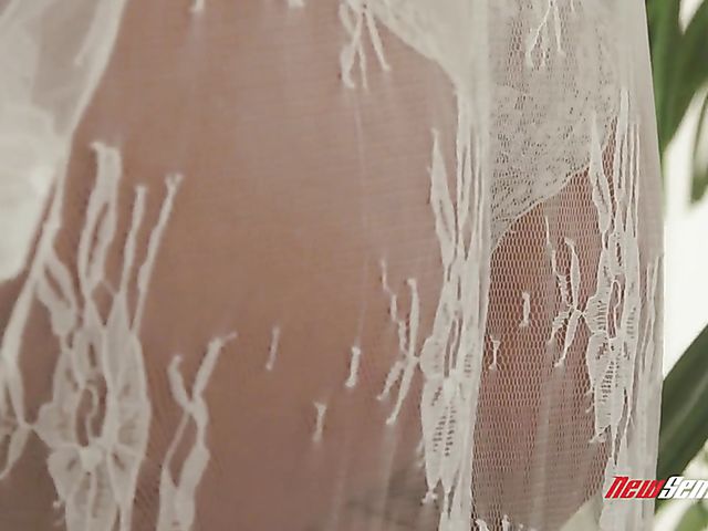 Big butt latina Mercedes Carerra gets oiled up and fucked