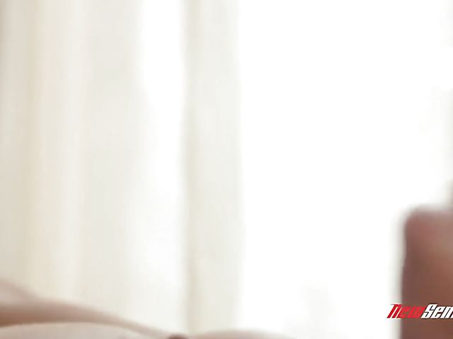 Big butt latina Mercedes Carerra gets oiled up and fucked