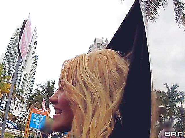 Public sex in the downtown with Alexis Monroe