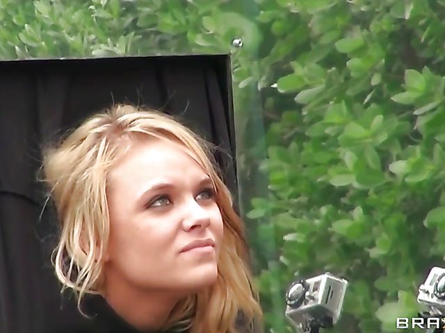 Public sex in the downtown with Alexis Monroe