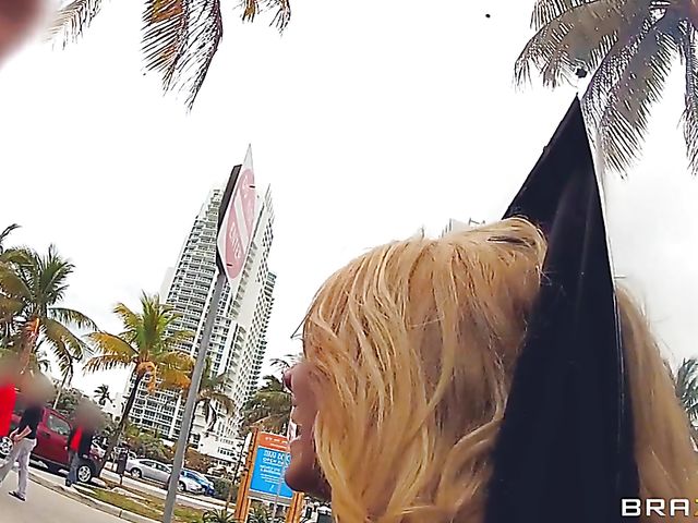 Public sex in the downtown with Alexis Monroe