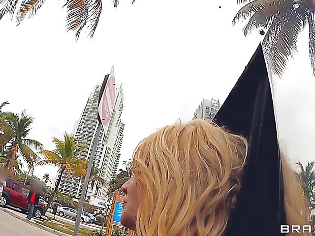 Public sex in the downtown with Alexis Monroe