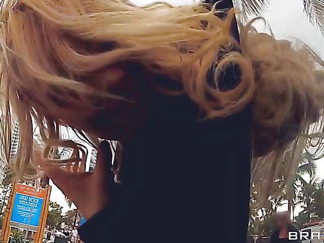 Public sex in the downtown with Alexis Monroe