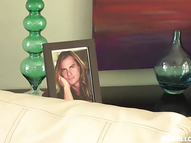 Young cheating wife Melissa Moore makes dreams come true