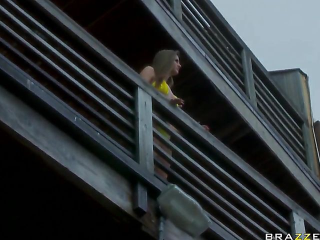 Ultra hot sex in the beach house with horny Tori Black