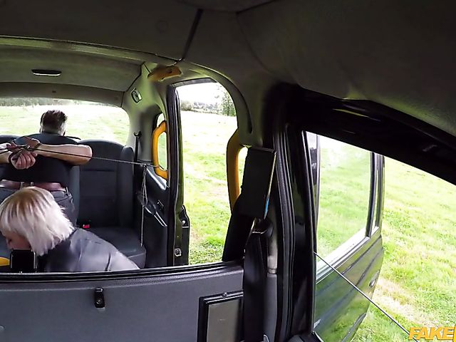 Mistress Luna Toxxxic in ripped pantyhose gets nasty with a taxi driver    