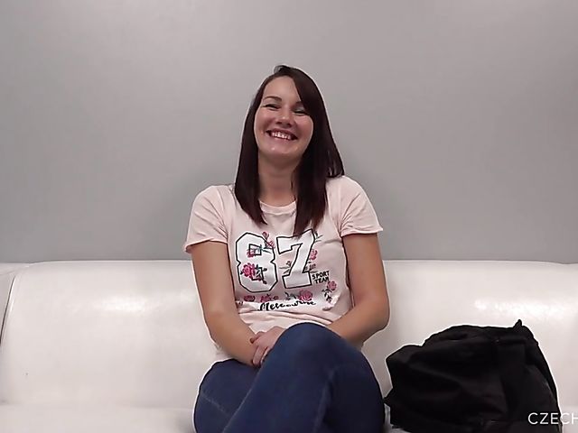 Hardcore casting with 27-year-old Czech Vendula
