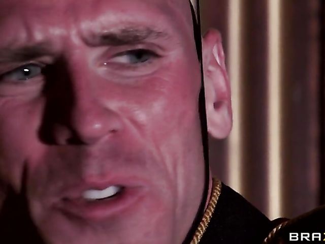 Juelz Ventura - Wild sex with bellboy Johnny Sins 