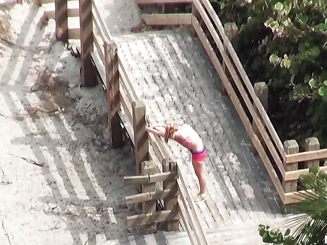 Sporty hot girl Shelby Paige gets picked up on the beach