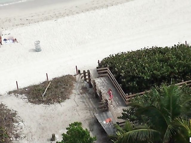 Sporty hot girl Shelby Paige gets picked up on the beach