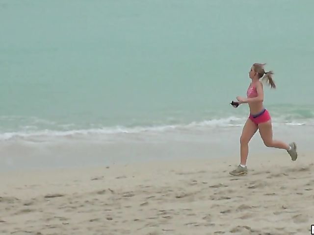 Sporty hot girl Shelby Paige gets picked up on the beach