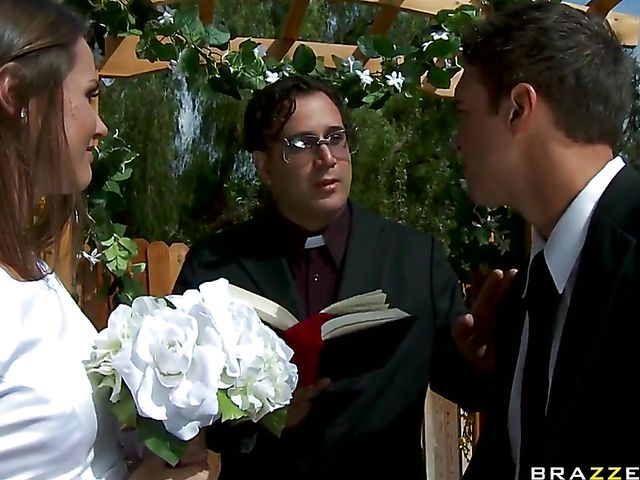 Wedding fuck with passionate Tori Black