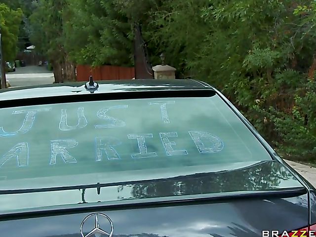 Wedding fuck with passionate Tori Black