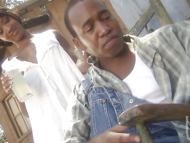 Kaylani Cream - Black MILF anal in the backyard