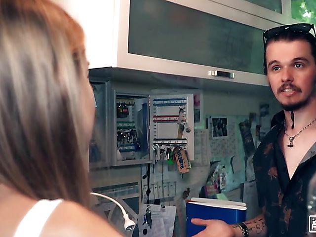 Hot girl Tiffany Tatum gets down and nasty in a hostel